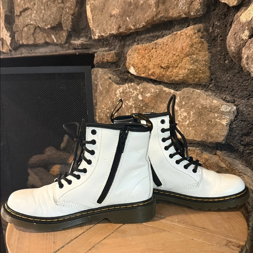 Dr. Martens 1460 Junior White Smooth Leather Combat Boots Size 3‎ Youth